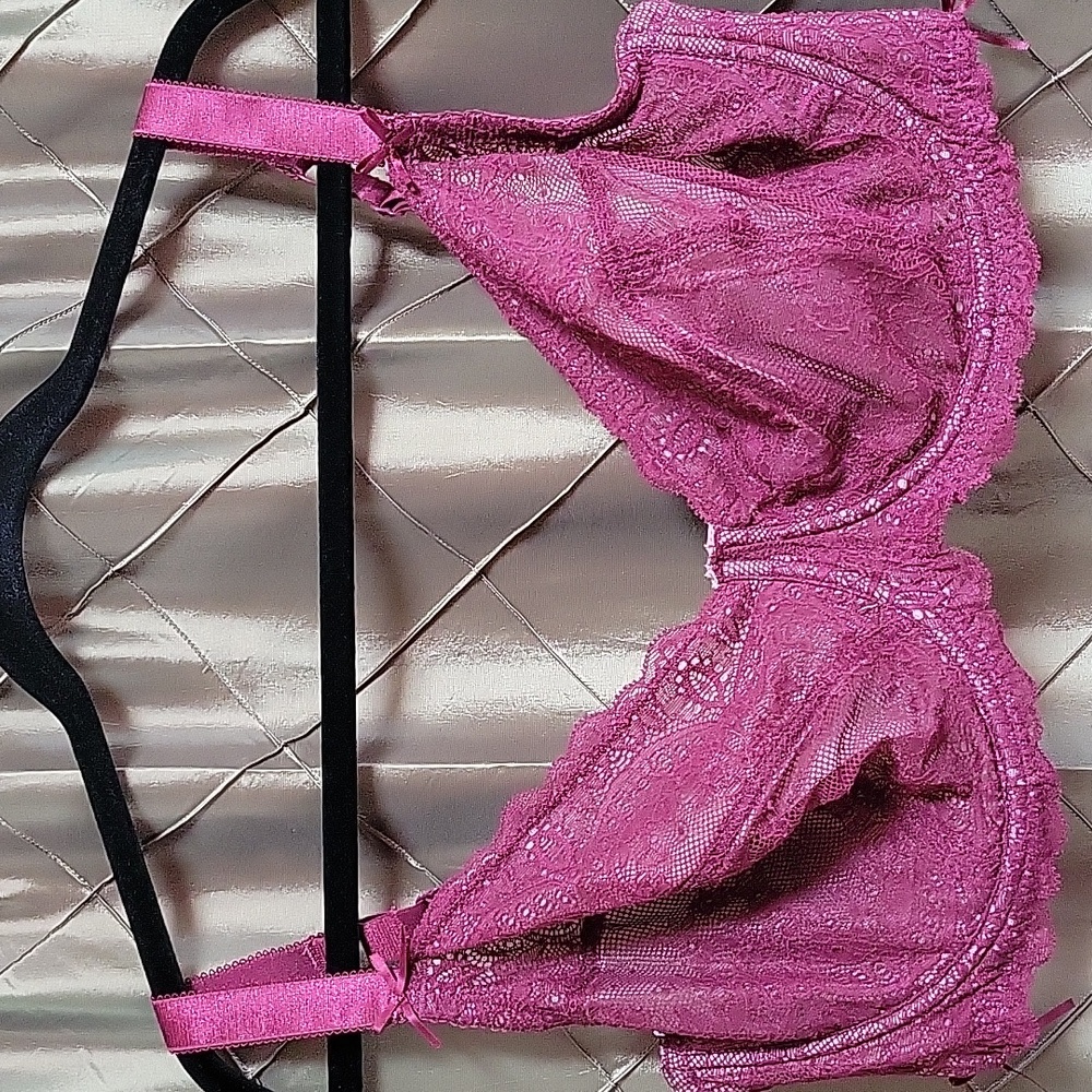EUC- Adore Me ‘Loretta’ Unlined Full Figure Underwire Lace Bra 40G